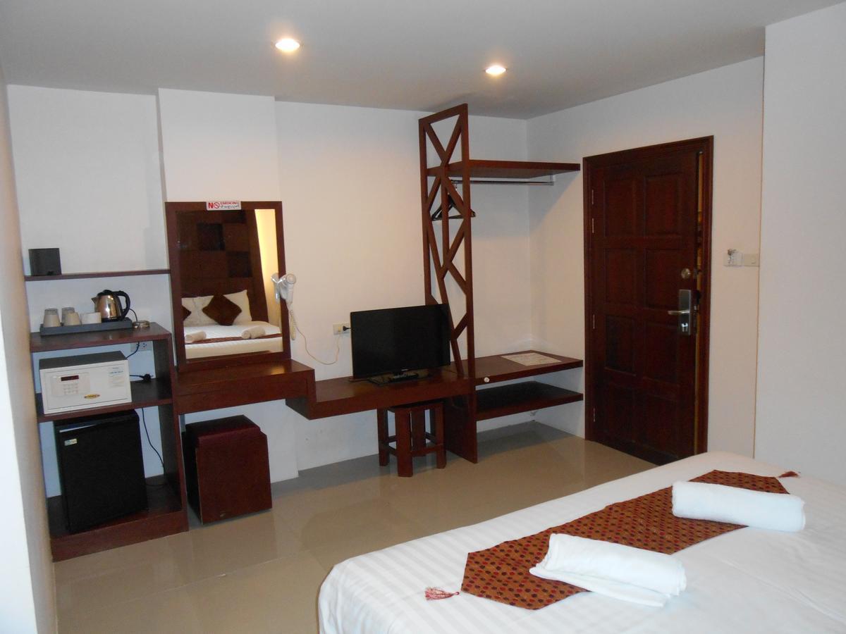 7 Sky Residency Hotel Patong Exterior photo