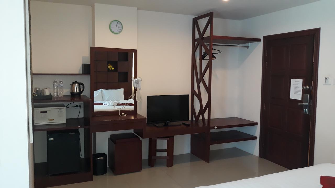 7 Sky Residency Hotel Patong Exterior photo