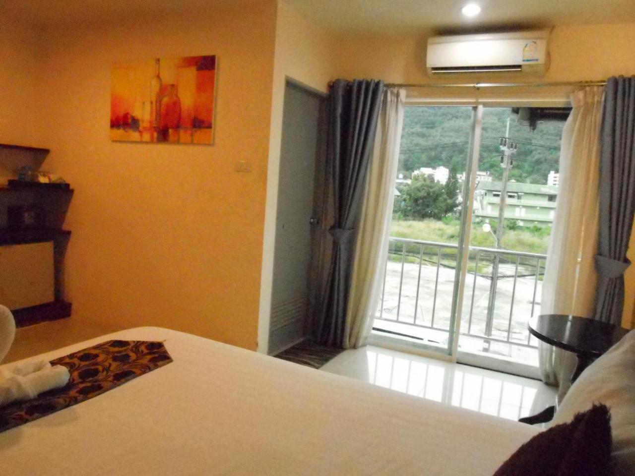 7 Sky Residency Hotel Patong Exterior photo